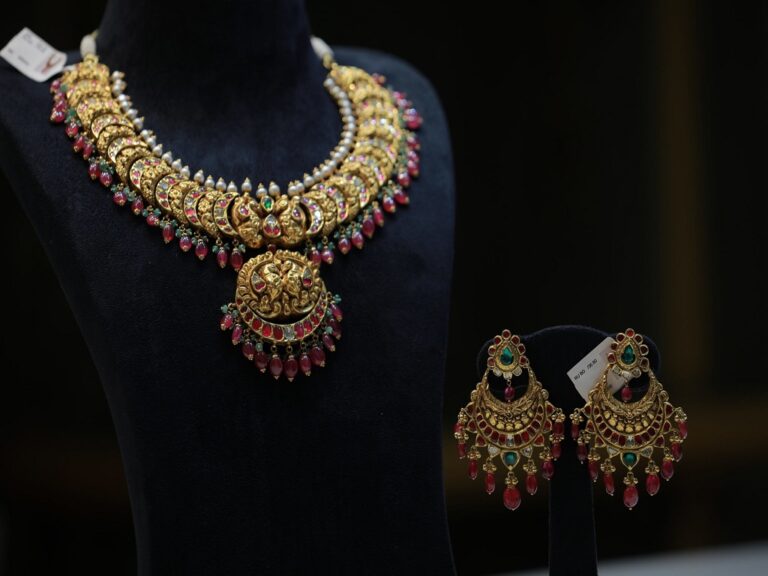 The Top Jewelry Cleaners of the Year